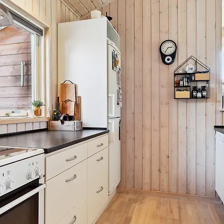 7 Person Holiday In Lb K